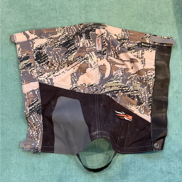 Sitka Stormfront Camouflage and Black Gaiters - Picture 4 of 5